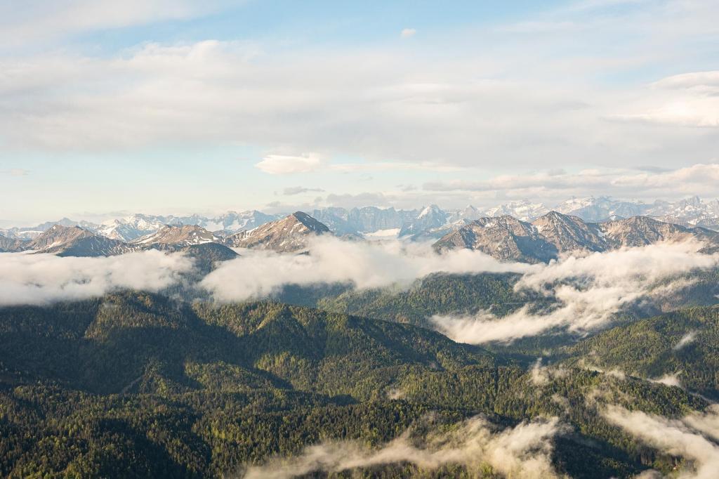 Blick vom Roßstein Richtung Achensee bei Sonnenaufgang